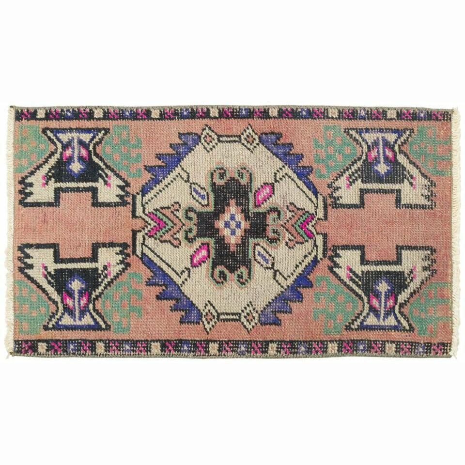 Lies Rug | 1'6" x 2'9"